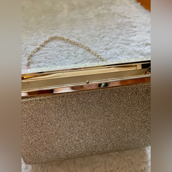 Clutch - Picture 6 of 6